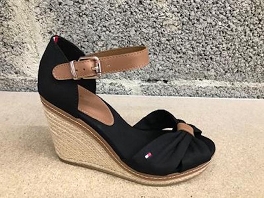 TOMMY HILFIGER ICONIC ELENA SANDAL<br>