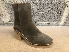 UG23 2626 11 40:Olive