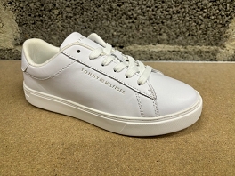 TOMMY HILFIGER ESSENTIAL COURT SNEAKER<br>