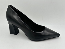  22427 43<br>Black Leather
