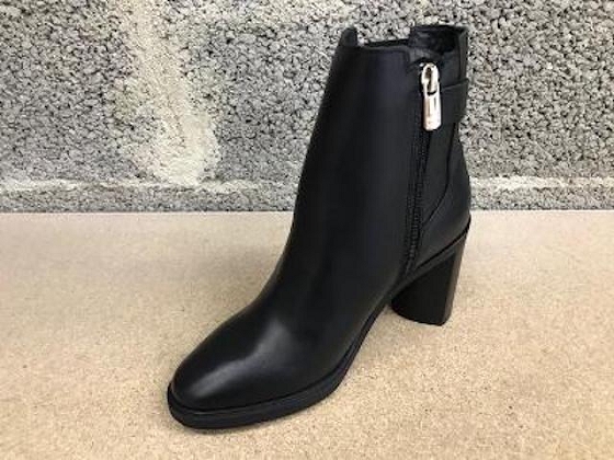 Tommy hilfiger boots th monogram hardware heel boot 5314801_2