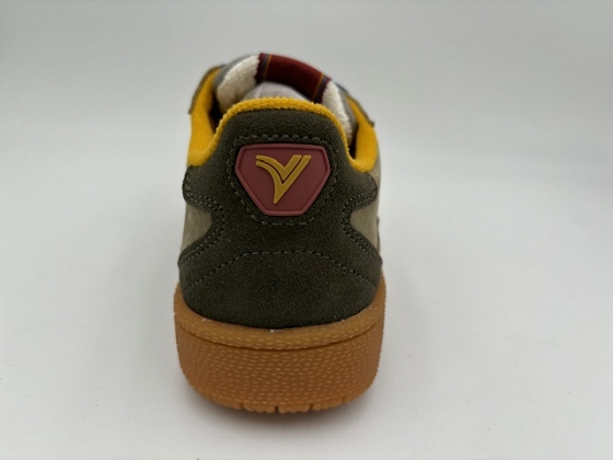 Victoria tennis 8806111 5687901_2