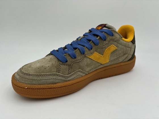 Victoria tennis 8806111 5687901_3