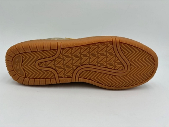 Victoria tennis 8806111 5687901_4