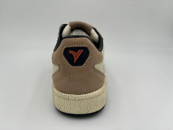 Victoria tennis 8806112 5692101_2